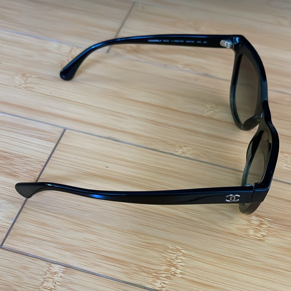 Women Designer CHANEL Sunglasses Cat Eye Used Great Condition